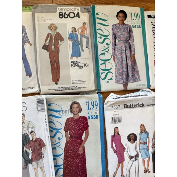 Lot Of 15 Vintage McCall Simplicity Clothing Patterns Sizes 14-22 - Picture 12 of 16